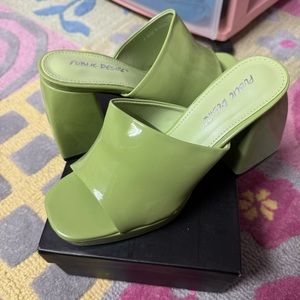 public desire wide fit oreo heeled mules in lime patent size 6